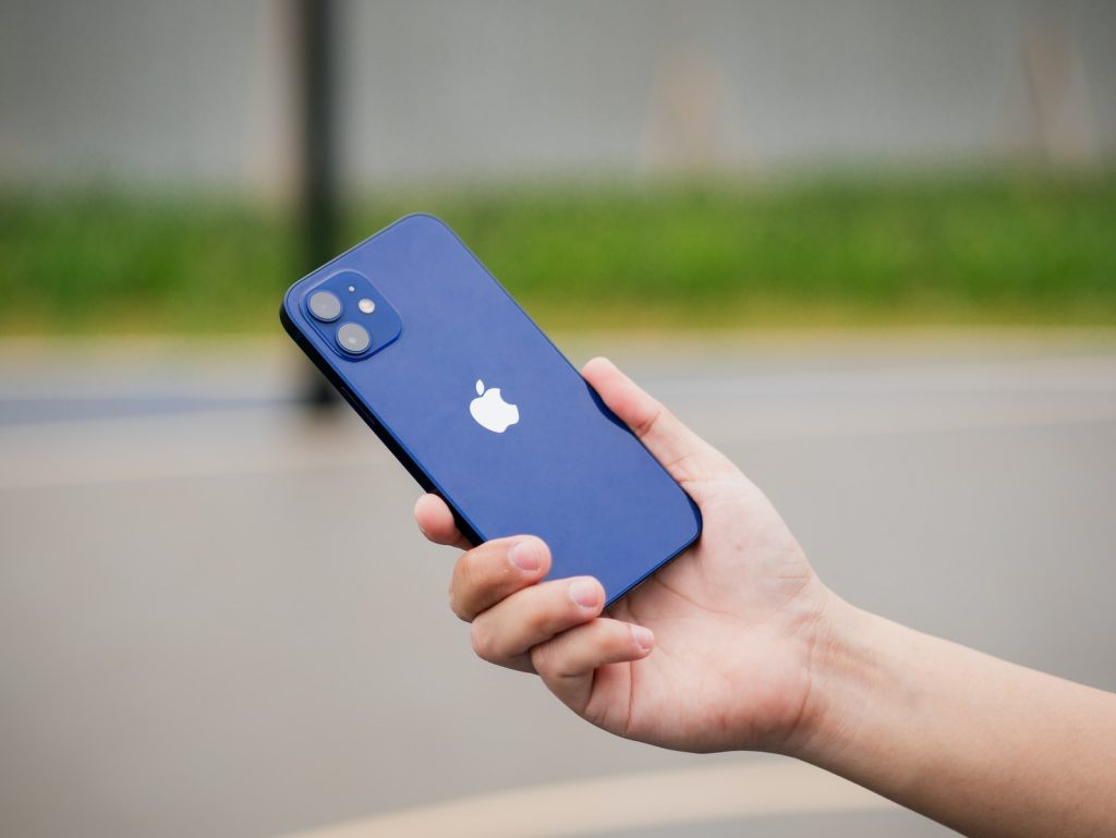 blue iphone 5 c with blue and white apple logo
